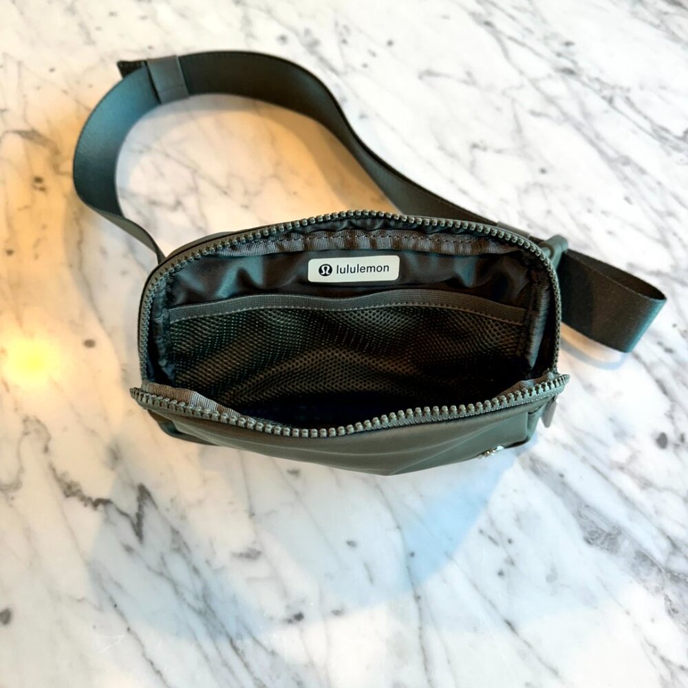 NWOT - Lululemon Everywhere Belt Bag - Dusty/Light Green - Rare Color - Picture 3 of 3